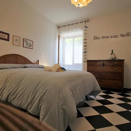 Apartment Ferienwohnung Fur 4 Personen Ca 60 M In Albisola Superiore, Italienische Riviera Palmenriviera