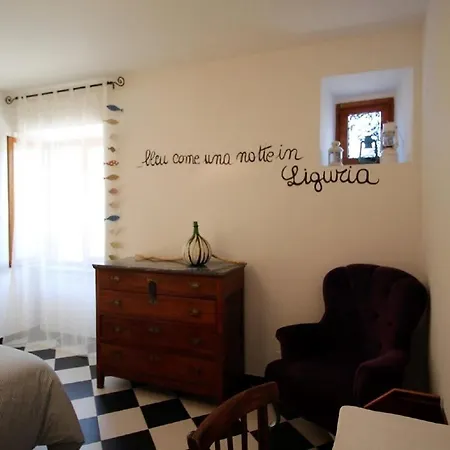 Ferienwohnung Fur 4 Personen Ca 60 M In Albisola Superiore, Italienische Riviera Palmenriviera Apartment *