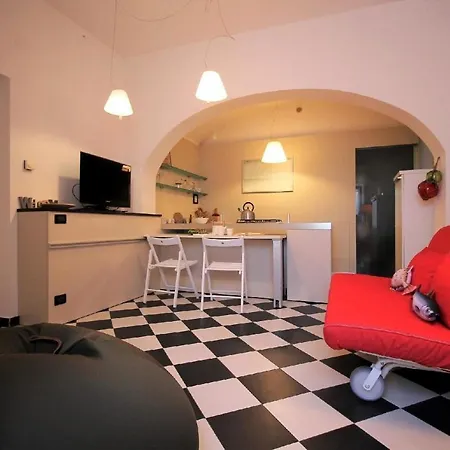 Ferienwohnung Fur 4 Personen Ca 60 M In Albisola Superiore, Italienische Riviera Palmenriviera Albisola Superiore